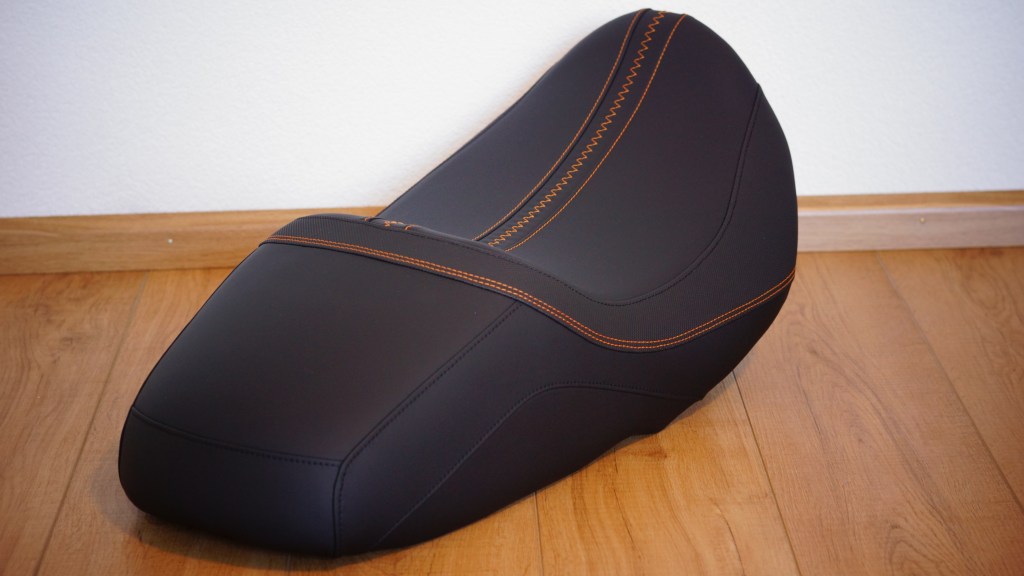 Harley Davidson aangepast zadel